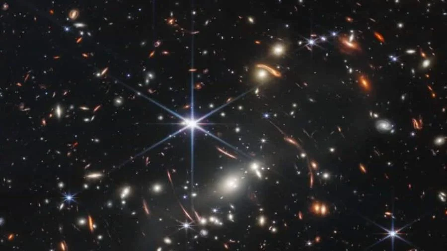 “فجر الكون” صورة مبهرة بـ 10 مليارات دولار وتعليق جو بايدن عليها