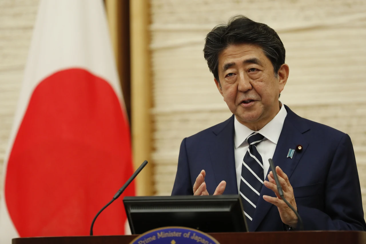 زعماء العالم يعربون عن حزنهم لرحيل رئيس وزراء اليابان الأسبق
