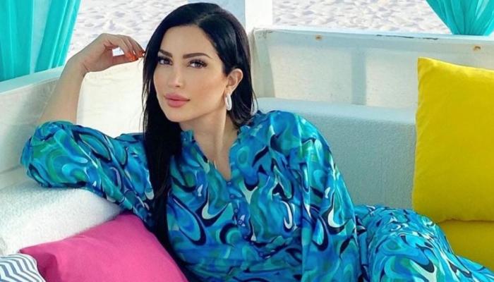 الفنانة نسرين طافش… إطلالات جريئة بعد قبلة زوجها..