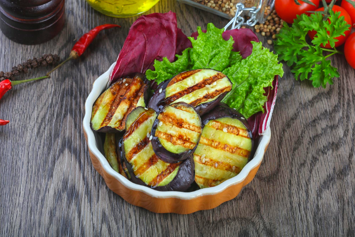 طريقة شوي الباذنجان