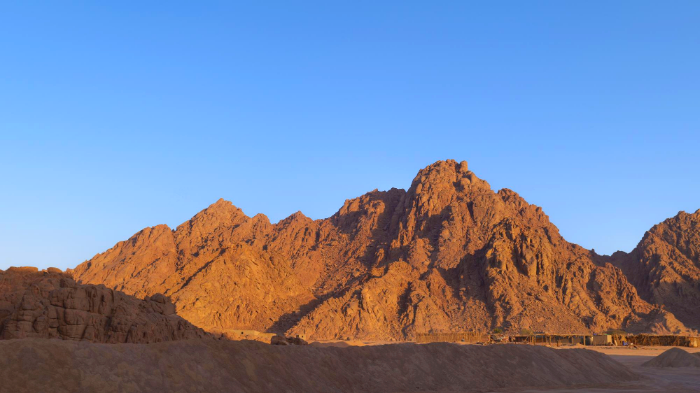 أطول سلسلة جبال في شبه الجزيرة العربية